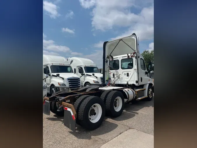 2017 FREIGHTLINER/MERCEDES CASCADIA 11370a2df119ec060b15a26e20c541c84bf