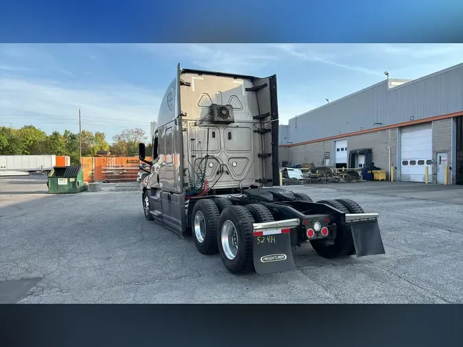 2022 Freightliner Cascadia 126
