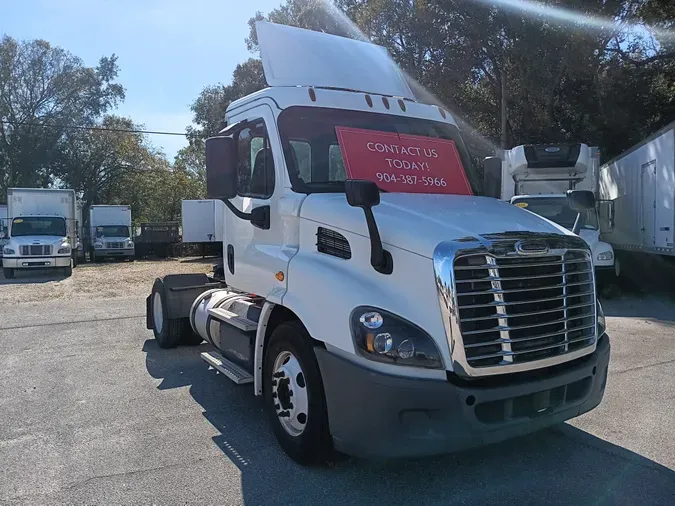 2018 FREIGHTLINER/MERCEDES CASCADIA 113