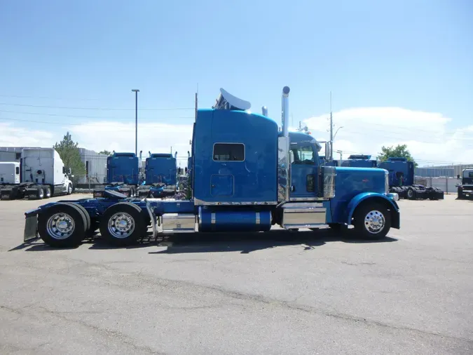 2020 Peterbilt 389