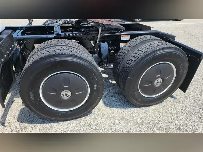 2021 FREIGHTLINER CA126
