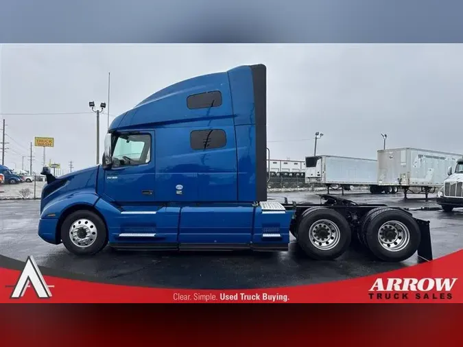 2021 VOLVO VNL760