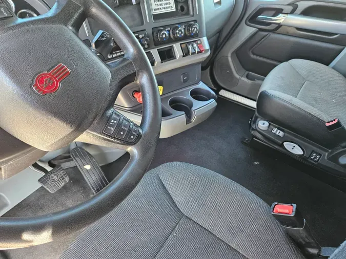 2022 Kenworth T68070ac7cbd69bed6827c5f65ece07b8b5f