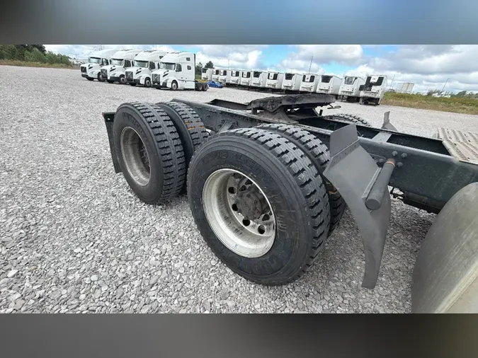 2020 Volvo VNL300
