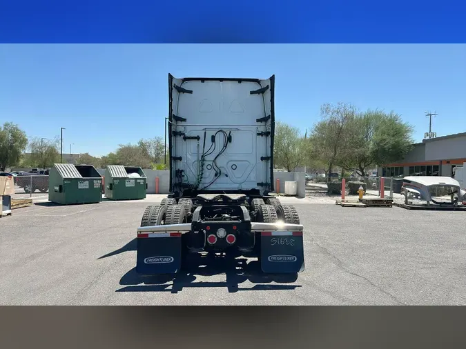 2021 Freightliner Cascadia 126