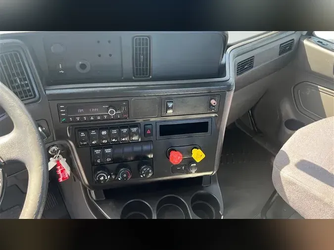 2021 INTERNATIONAL LT