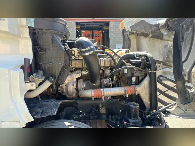 2019 Freightliner Cascadia 126