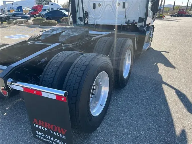 2020 FREIGHTLINER CA126