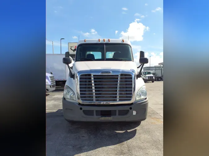 2016 FREIGHTLINER/MERCEDES CASCADIA 113