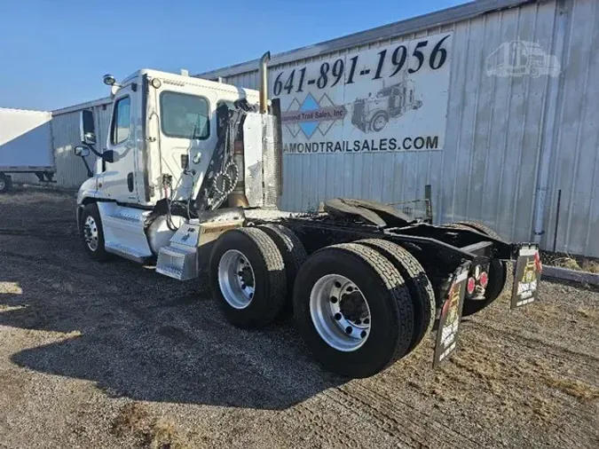 2011 FREIGHTLINER CASCADIA 12570bf187fdf5cfe06138af1d761040497