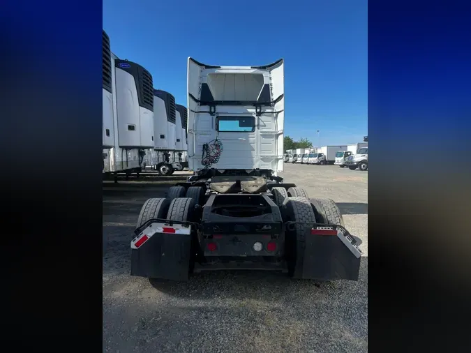 2018 VOLVO VNL64T-300