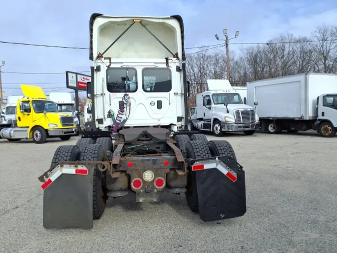 2017 FREIGHTLINER/MERCEDES CASCADIA 125