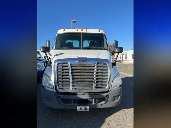 2015 FREIGHTLINER/MERCEDES CASCADIA 113