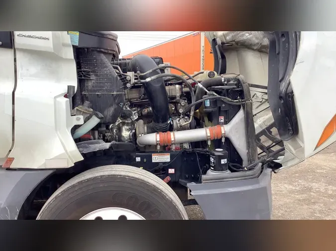 2022 Freightliner Cascadia 126