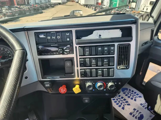 2021 MACK Anthem AN64T