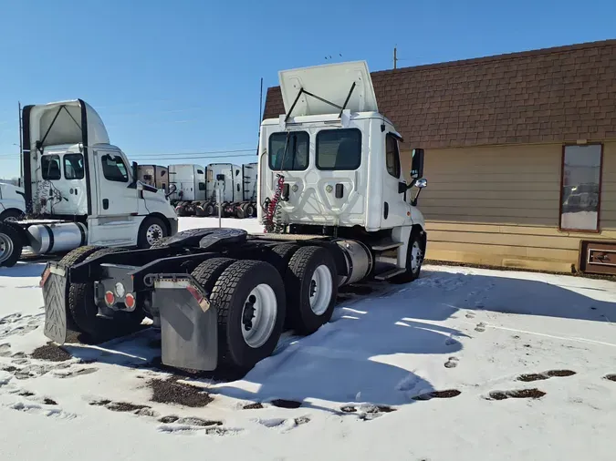 2017 FREIGHTLINER/MERCEDES CASCADIA 125