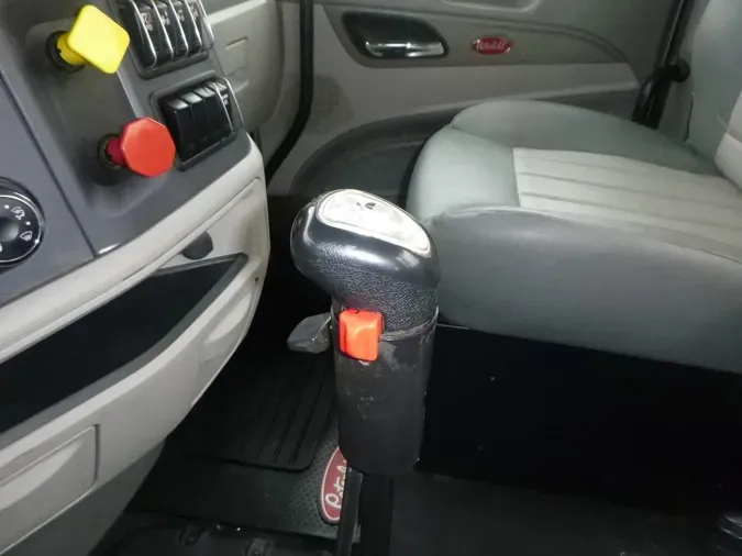 2021 Peterbilt 567