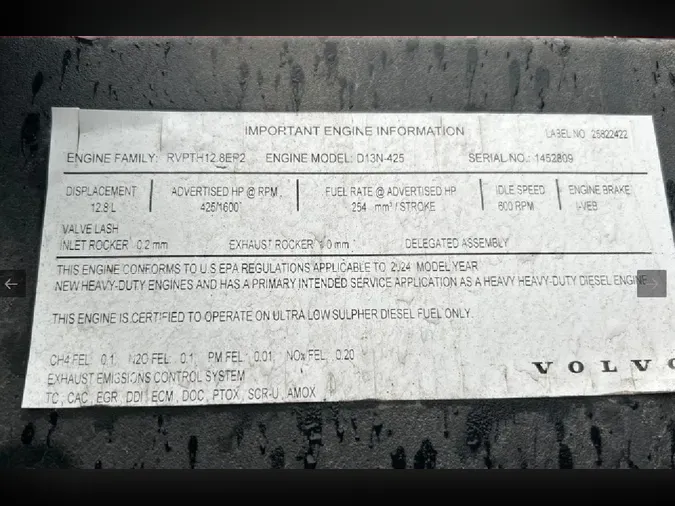 2025 VOLVO VNL64T760