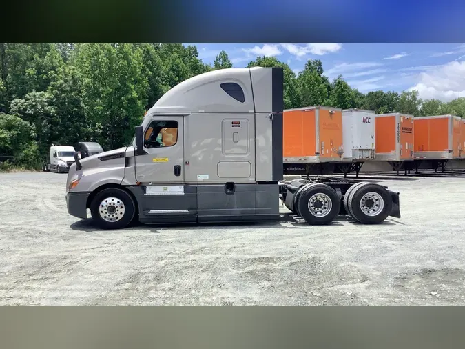 2023 Freightliner Cascadia 126