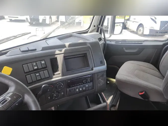 2019 Volvo VNL300