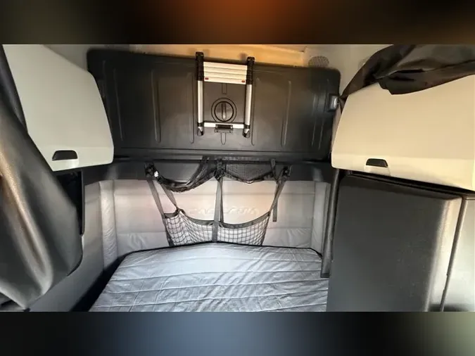 2020 FREIGHTLINER CA126