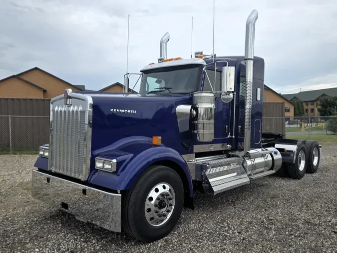 2026 Kenworth W900L70e2447373956c0598c2afbdb3d4f335
