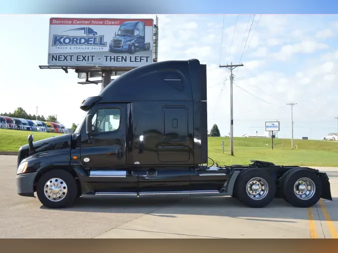 2016 FREIGHTLINER CASCADIA