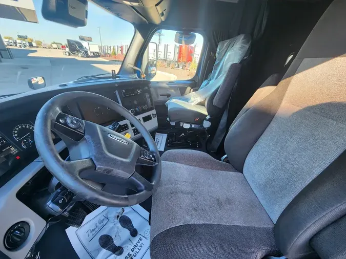 2021 FREIGHTLINER Cascadia 12670e379abea2df1f7cf121f218069e103