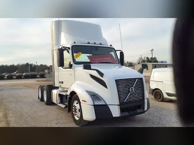 2020 VOLVO VNL64T-300