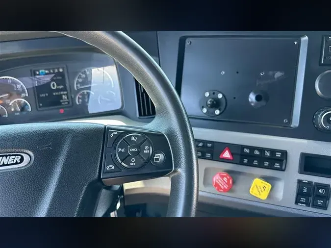 2022 FREIGHTLINER CA126