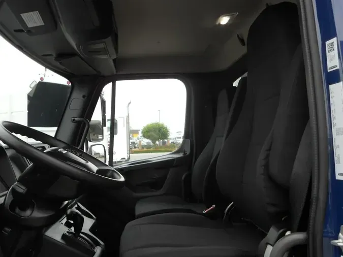 2024 Freightliner Business Class M2 106