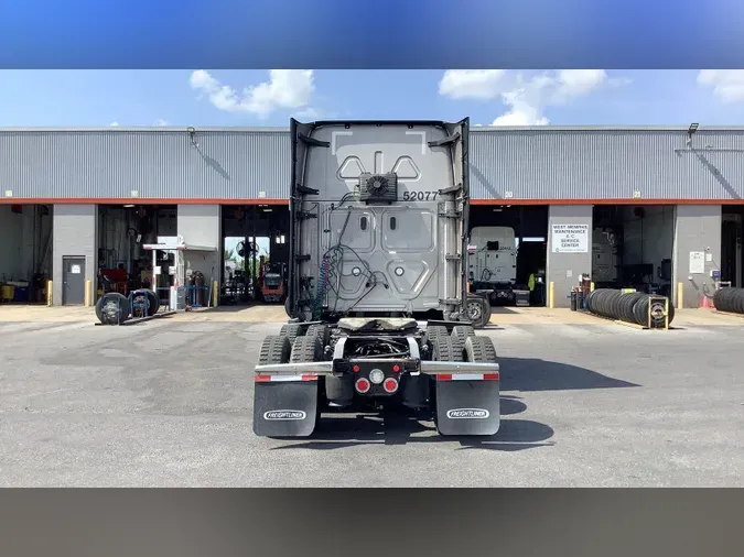 2022 Freightliner Cascadia 126