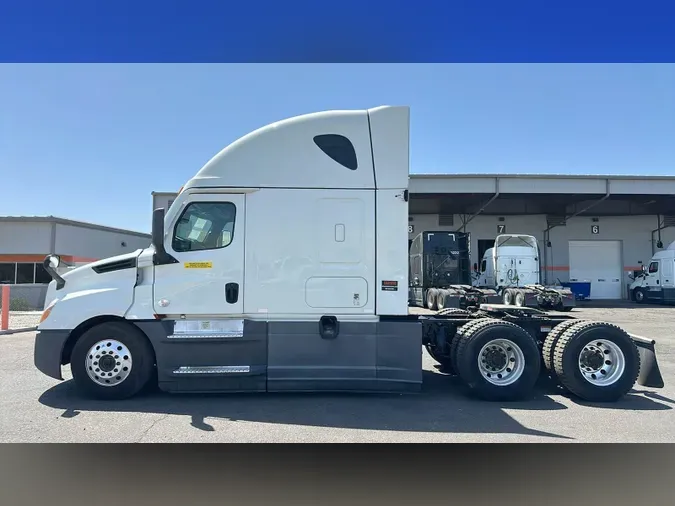2022 Freightliner Cascadia 126