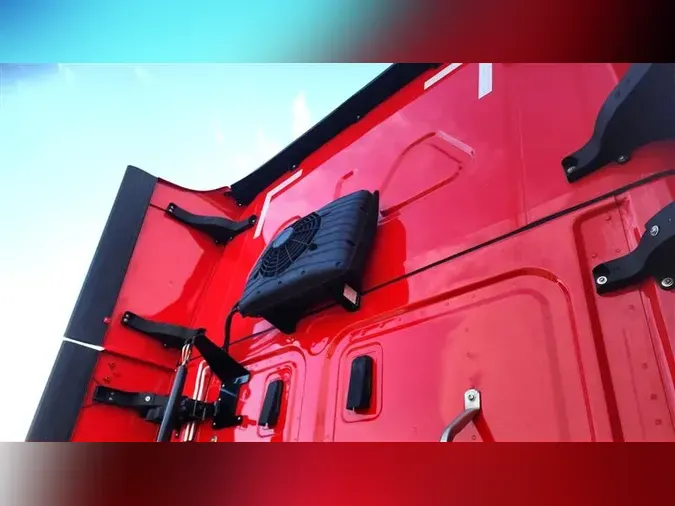 2022 FREIGHTLINER CA126