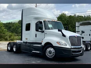 2022 INT LT625 6x4