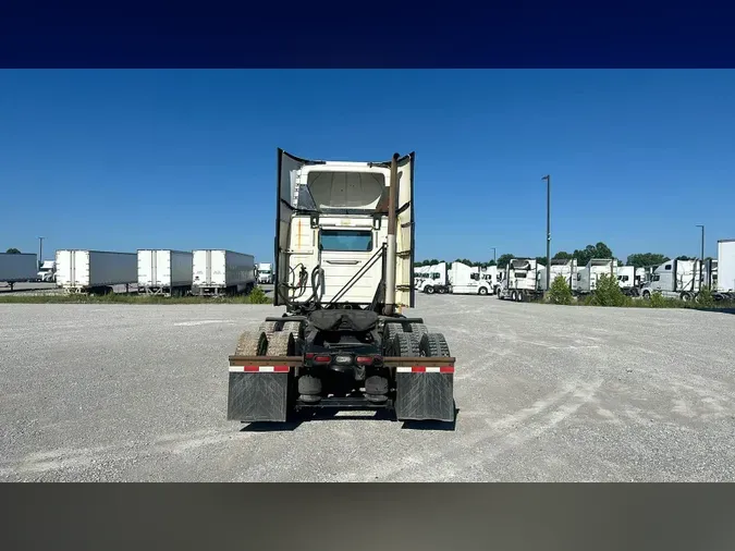 2015 Volvo VNL300