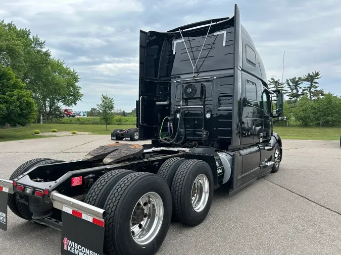 2021 Volvo VNL 860
