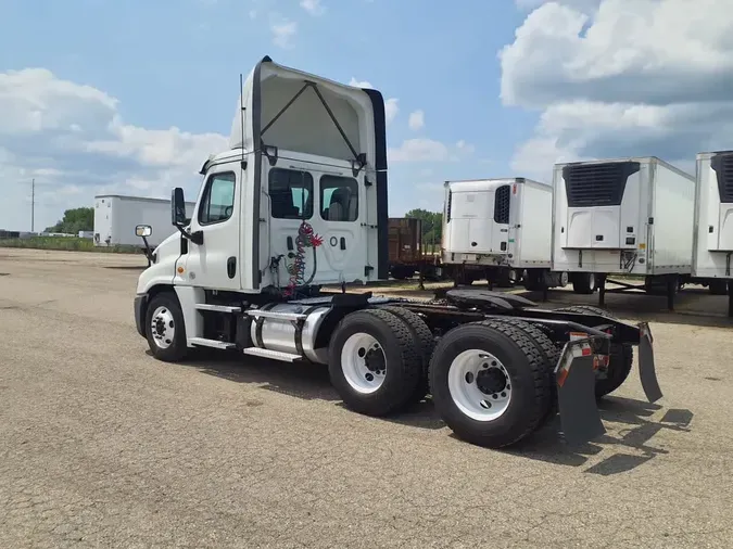 2020 FREIGHTLINER/MERCEDES CASCADIA 125