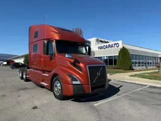 2023 VOLVO VNL64T860