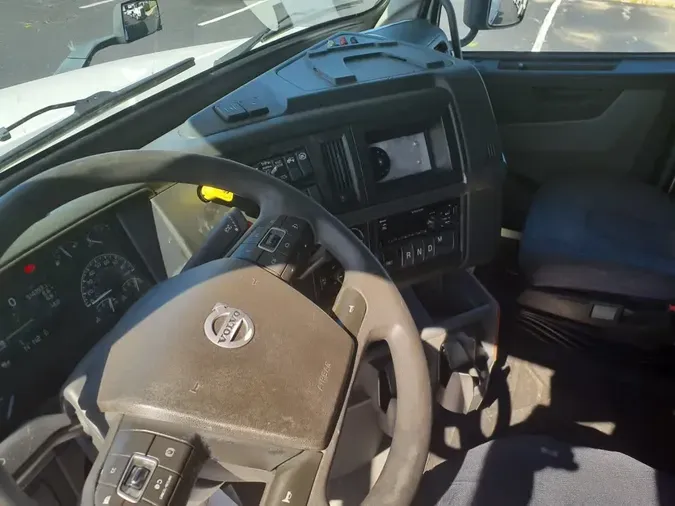 2020 VOLVO VNL64T-760