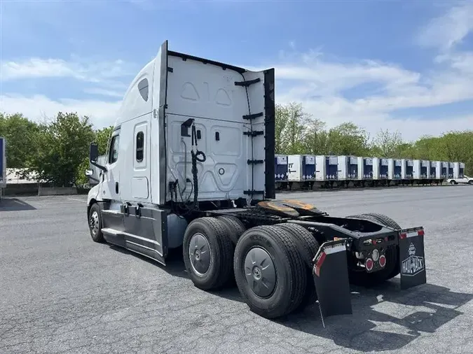 2021 FREIGHTLINER CA126