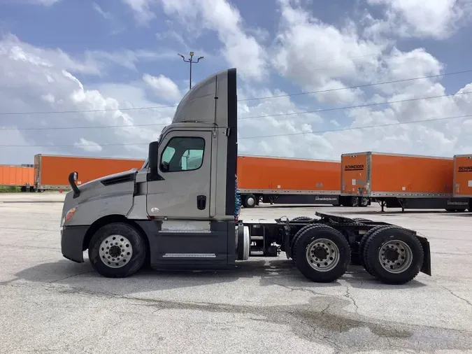2019 Freightliner Cascadia 1267104ae224d87c58076824a50afb75971