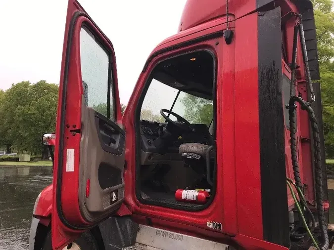 2017 Freightliner X12564ST