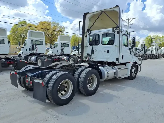 2020 FREIGHTLINER/MERCEDES NEW CASCADIA PX126647110221e61d868628b948ffd65924af0