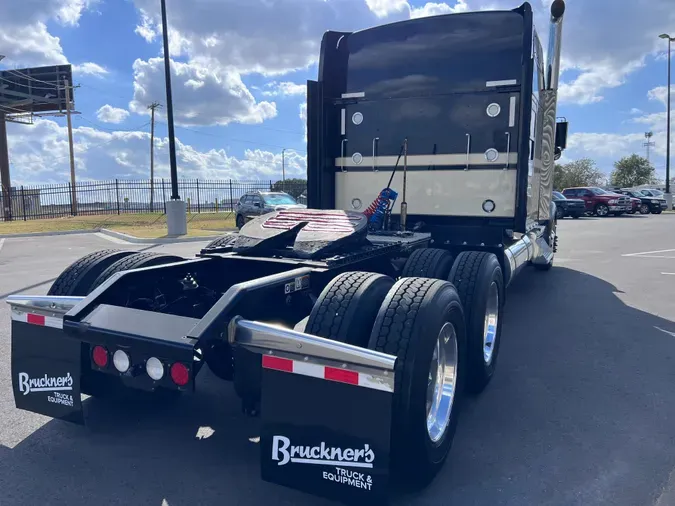 2022 KENWORTH W900L