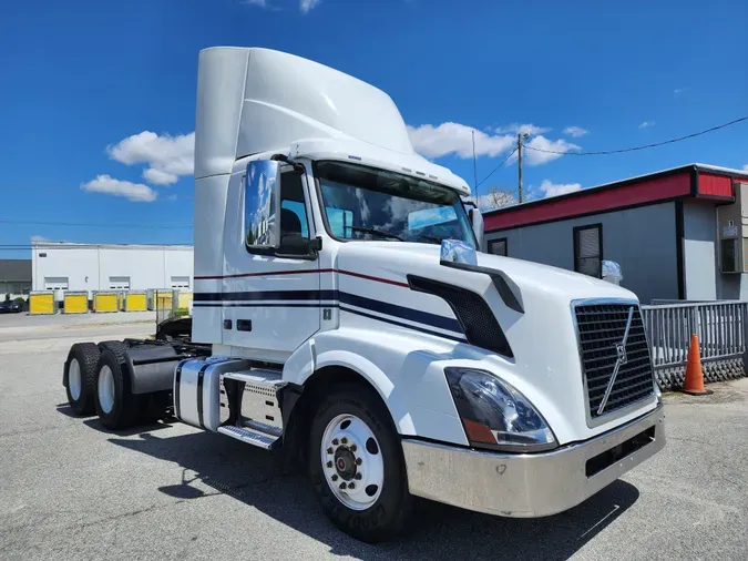 2018 VOLVO VNL64TRACTOR