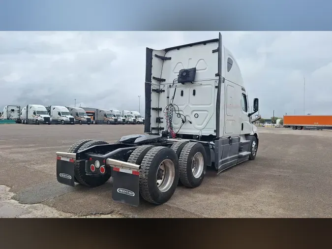 2023 Freightliner Cascadia 126