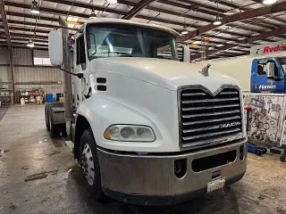 2016 MACK TRUCKS, INC. CXU600