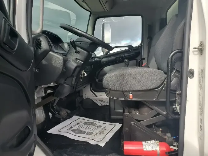 2020 HINO 268A