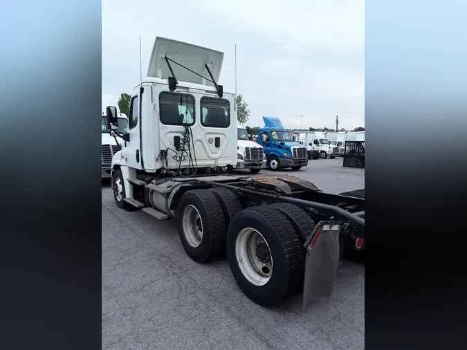 2017 FREIGHTLINER/MERCEDES CASCADIA 125